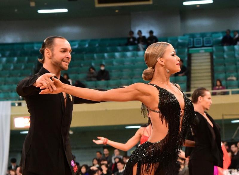 Спортивные танцы: Владимир Литвинов и Ольга Николаева 