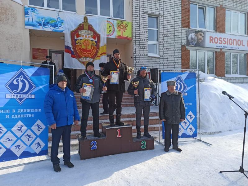 Команда ОМОН Управления Росгвардии по Чувашской Республике – серебряный призер регионального чемпионата по лыжным гонкам