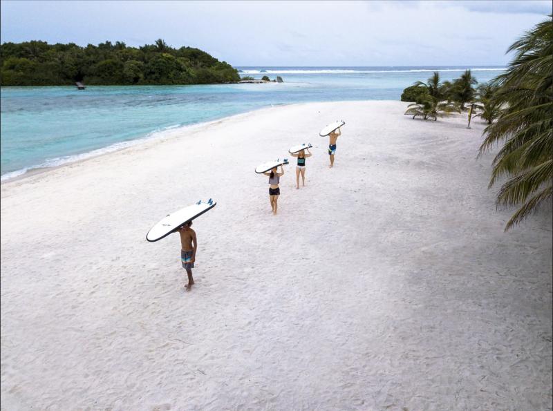 Лови волну: неповторимый сёрф-кэмп на Мальдивских островах