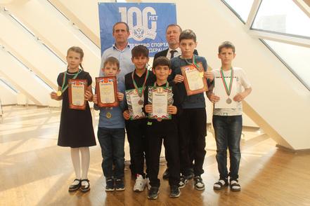 В Грозном ученики 1-й школы Росгвардии стали победителями и призёрами регионального турнира по шахматам
