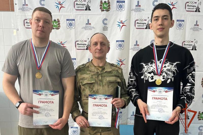 Команда «Росгвардия» вошла в тройку победителей в соревнованиях по плаванию