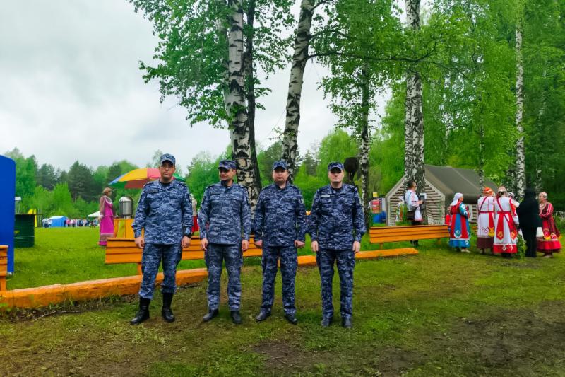 Кузбасские спецназовцы отличились на чемпионате по служебному биатлону в Иркутской области