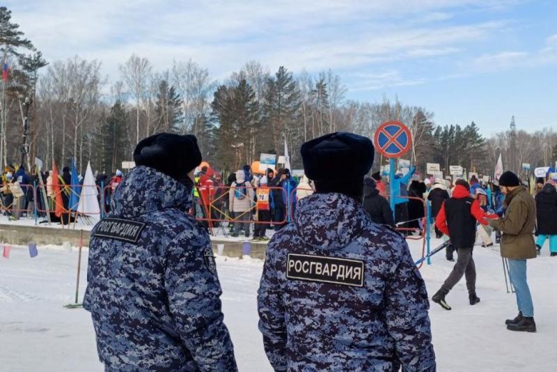 Росгвардейцы из Томской области стали участниками всероссийского забега «Лыжня России - 2025»