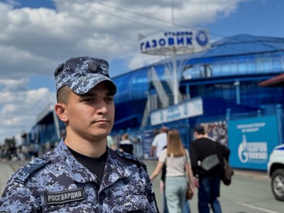 В Оренбурге росгвардейцы обеспечили правопорядок во время проведения футбольного матча
