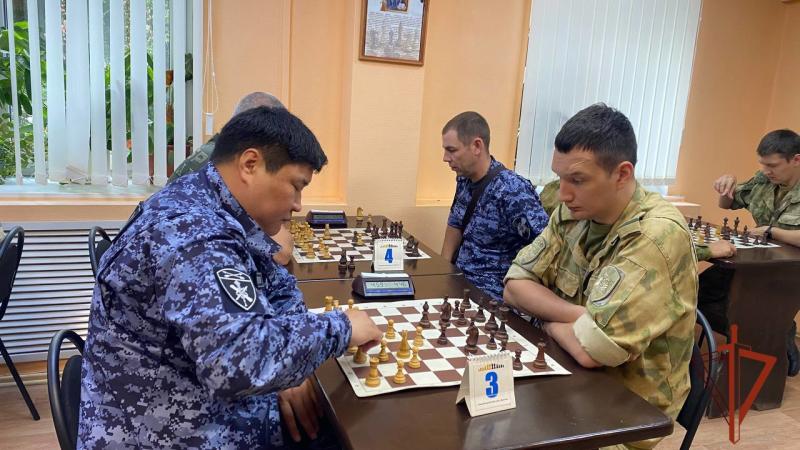 В СТОЛИЦЕ ПРИАНГАРЬЯ СОСТОЯЛСЯ ШАХМАТНЫЙ ТУРНИР СРЕДИ СОТРУДНИКОВ И ВОЕННОСЛУЖАЩИХ РОСГВАРДИИ