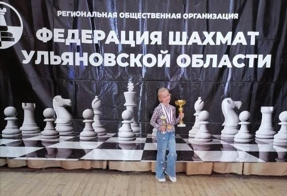 Дочь ульяновского росгвардейца завоевала право на участие в первенстве Приволжского округа по шахматам